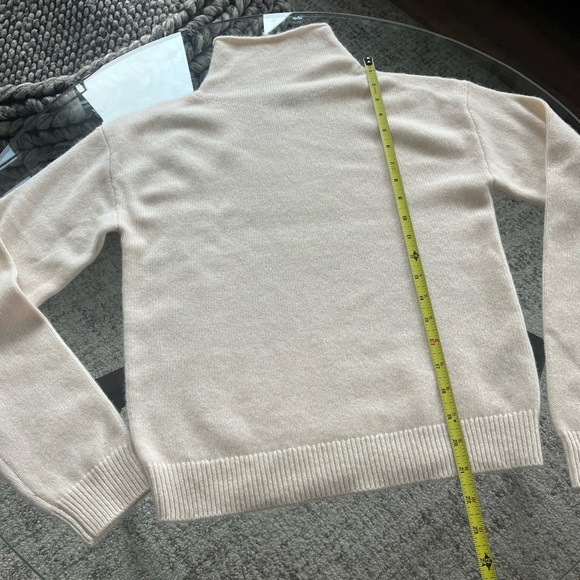 Aritzia Cashmere Mockneck Women's Cream Knit Turtleneck Cozy Sweater Sz XS - Picture 8 of 11